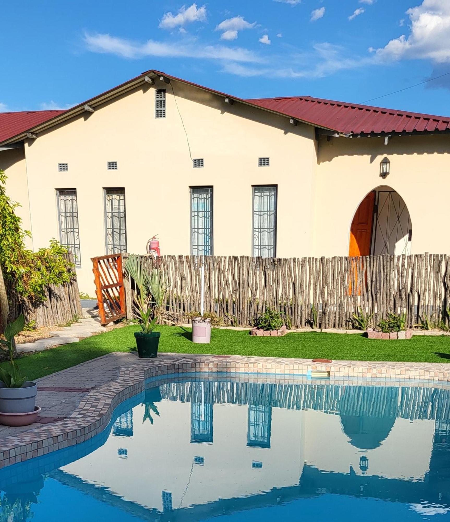 Maun Luxury Oasis Apartamento Exterior foto